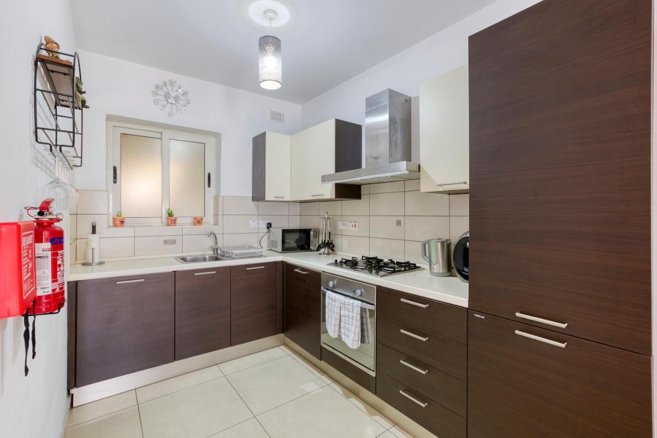 Comfortable 2br Apt With Large Sofa & Living By 360 Estates *