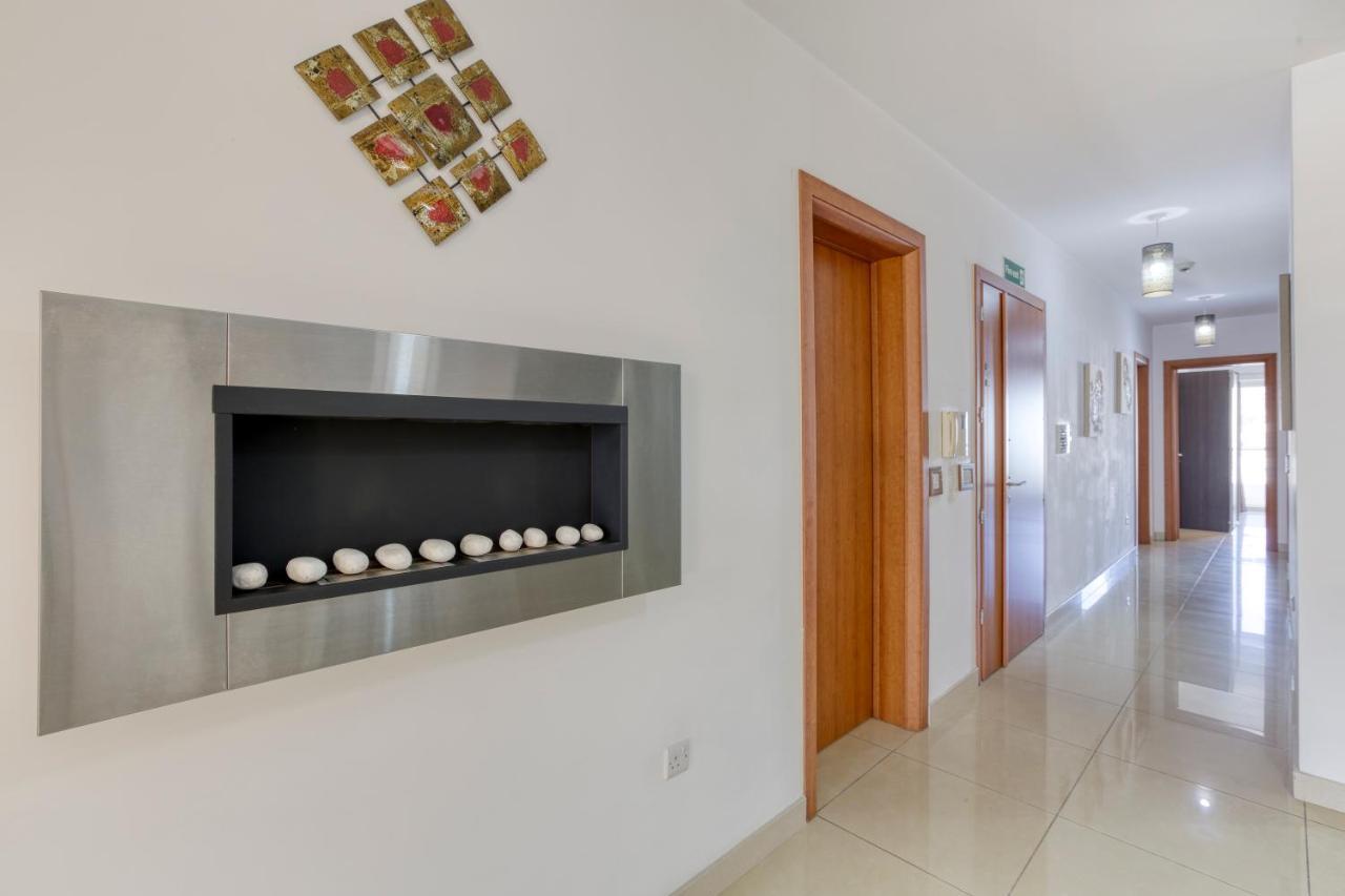 Comfortable 2br Apt With Large Sofa & Living By 360 Estates