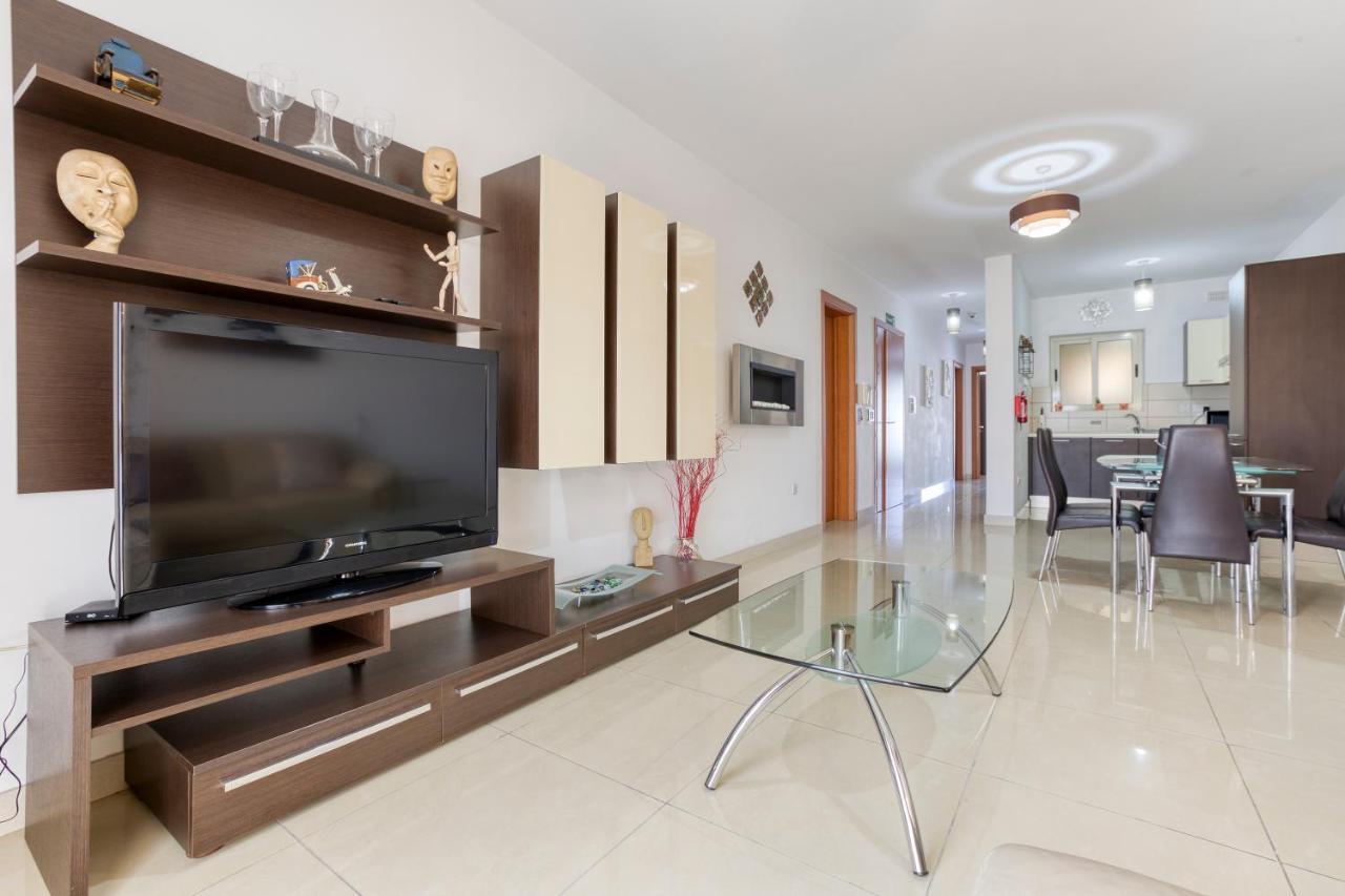 Apartment Comfortable 2br Apt With Large Sofa & Living By 360 Estates *