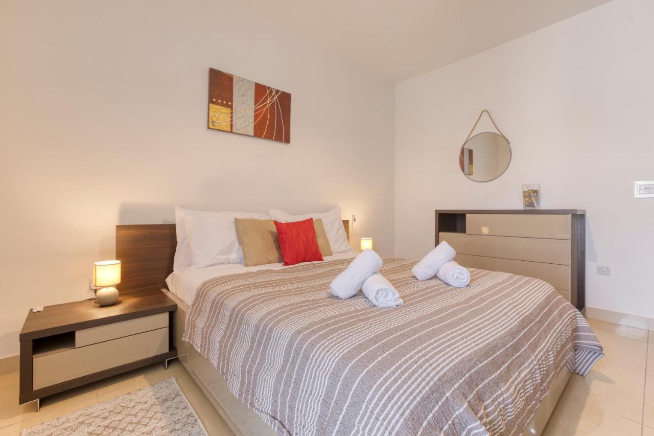 Apartment Comfortable 2br Apt With Large Sofa & Living By 360 Estates *
