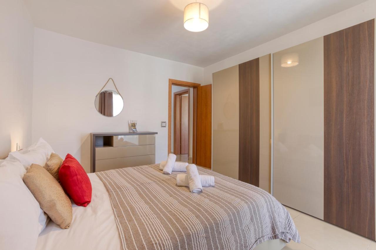 Comfortable 2br Apt With Large Sofa & Living By 360 Estates