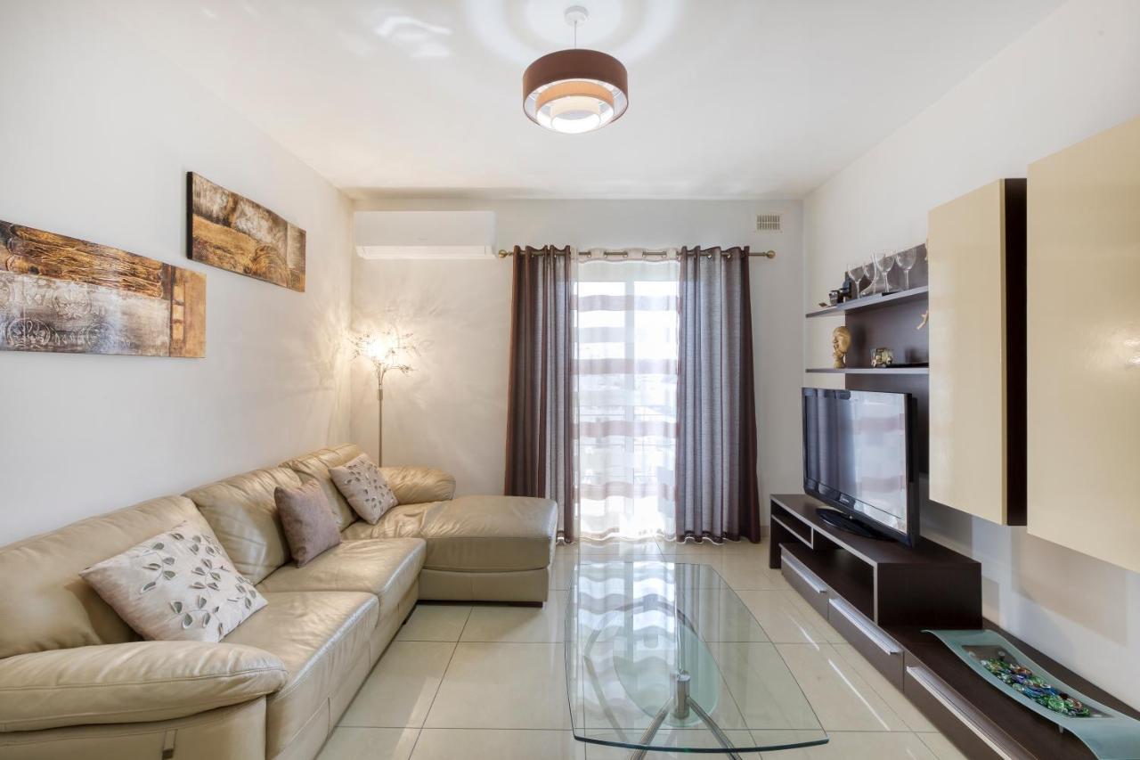 Comfortable 2br Apt With Large Sofa & Living By 360 Estates Appartement *